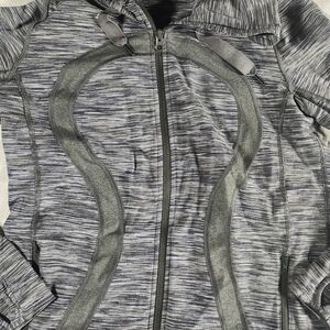 Lululemon Scuba Hoodie – Women’s Size 8 – Heathered Grey
